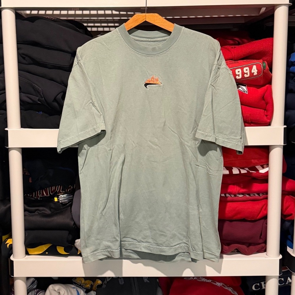 Vtg y2k Nike Upside down Flame Embroidered Swoosh Green Mens XL Shirt